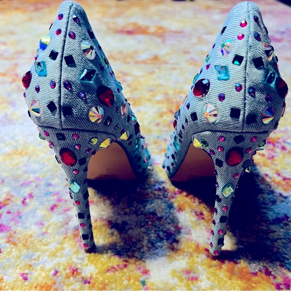 New Azalea Wang
Camellia Denim Colorful Crystal Pumps - Picture 9 of 13